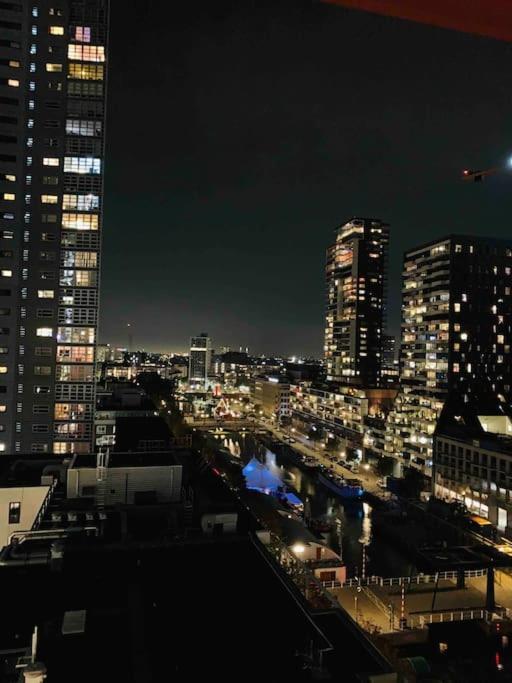 Appartement Stunning View Apt Free Parking à Rotterdam Extérieur photo