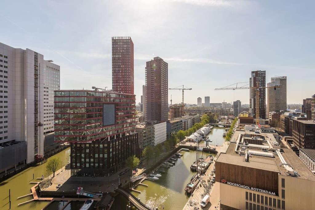 Appartement Stunning View Apt Free Parking à Rotterdam Extérieur photo