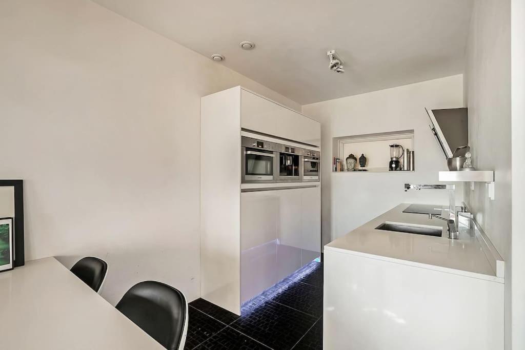 Appartement Stunning View Apt Free Parking à Rotterdam Extérieur photo