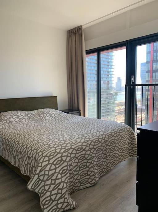 Appartement Stunning View Apt Free Parking à Rotterdam Extérieur photo