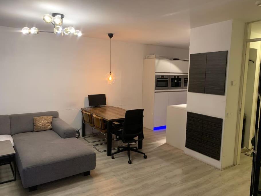 Appartement Stunning View Apt Free Parking à Rotterdam Extérieur photo